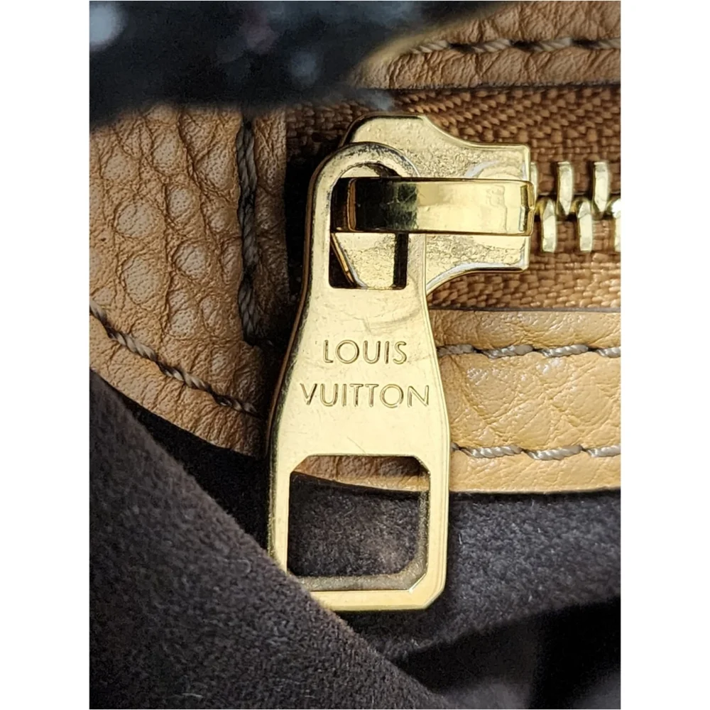 LOUIS VUITTON Mahina L Hobo Bag Brown
